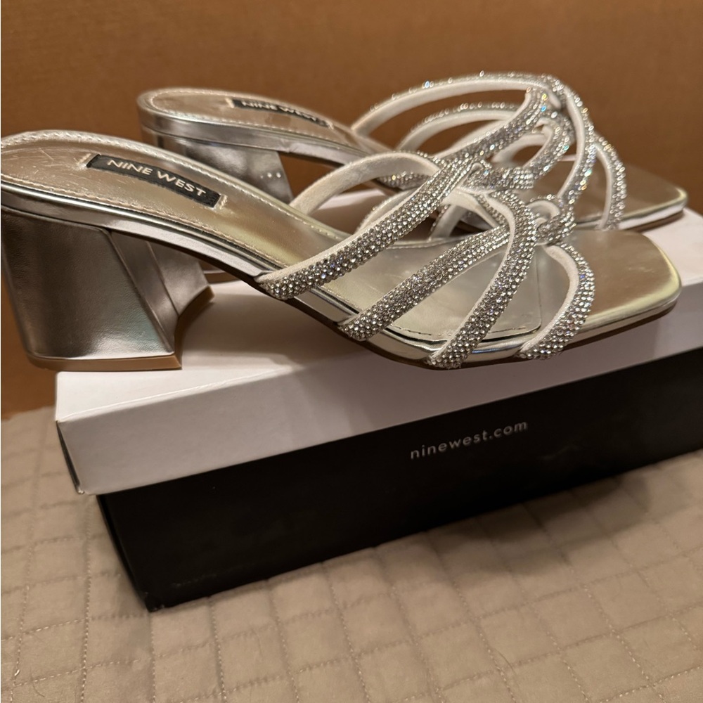 Nine West Metallic Silver Strappy Heels sz. 8.5